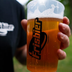 Frisbier Becher